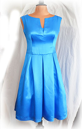  Duchesse Kleid mit angesetztem Faltenrock